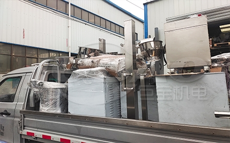 一批衛(wèi)生級上料小車，真空上料機發(fā)貨