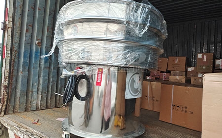 山東威?？蛻舳ㄖ坪Y分塑料顆粒旋振篩發(fā)貨